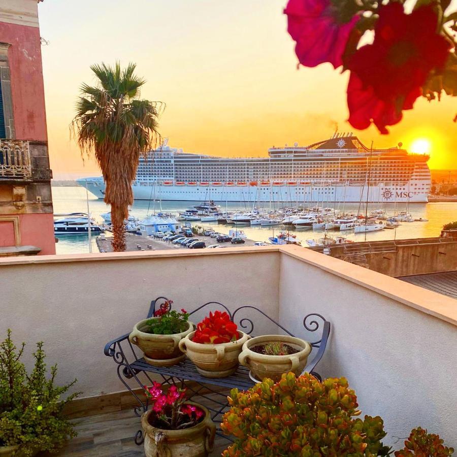 Marina Di Ortigia Couette-café
